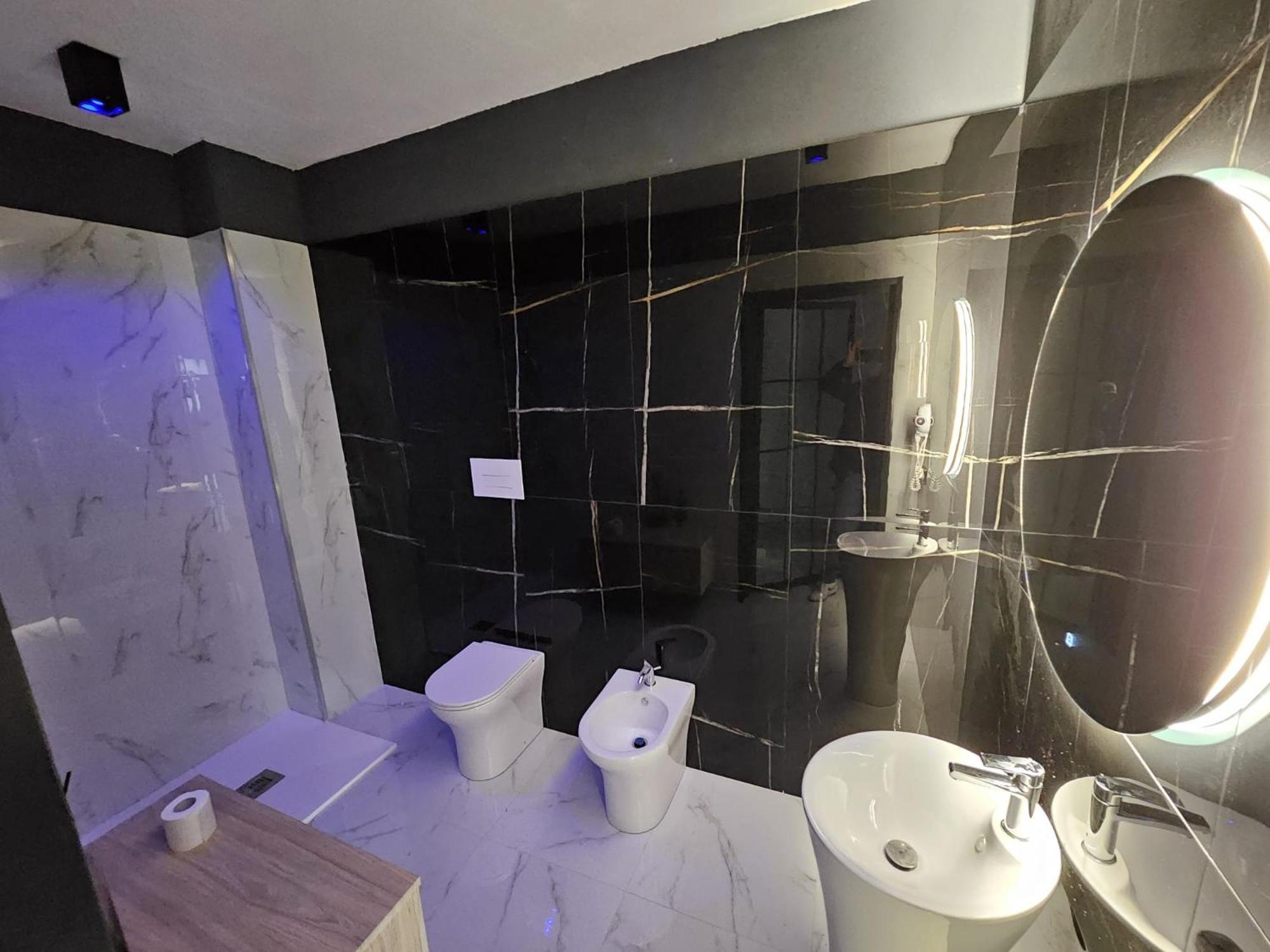 Suite 43 테라시니 외부 사진